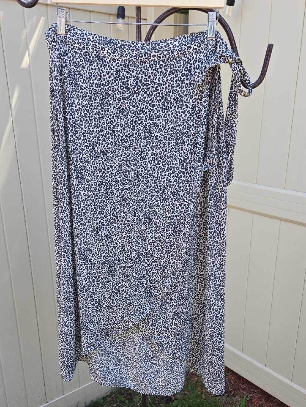 American Eagle Outfitters Black and White Leopard Print Skirt